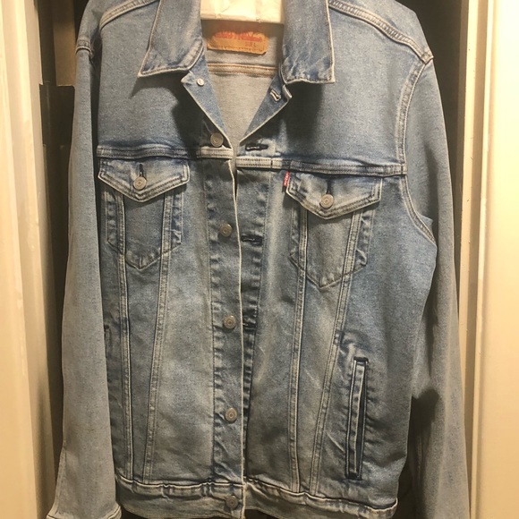Levi’s trucker jacket - Picture 2 of 3